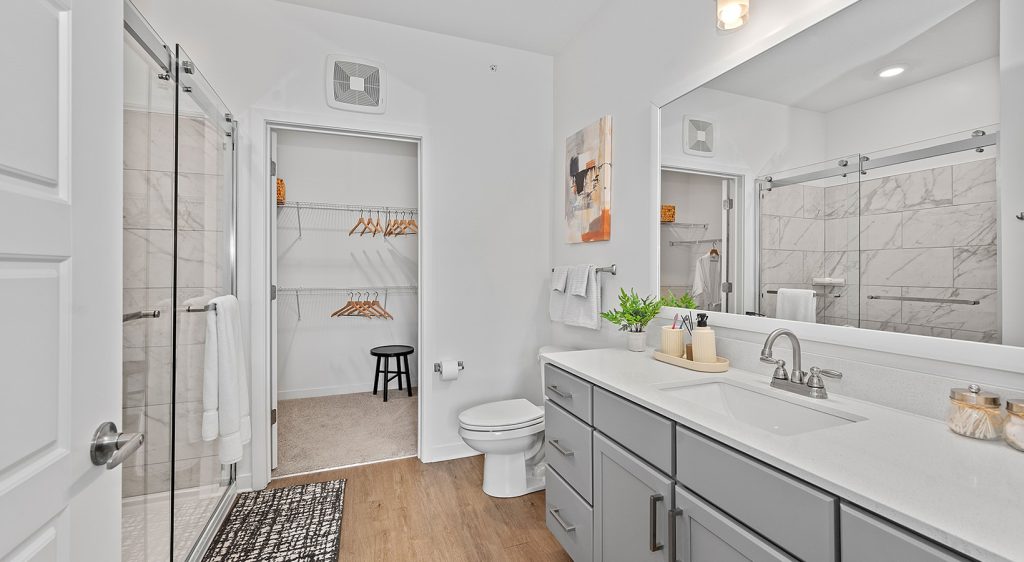 Velo-Riverside-Model-Apartment-Home-25-9b144777742da51058733ce3b9c58daa