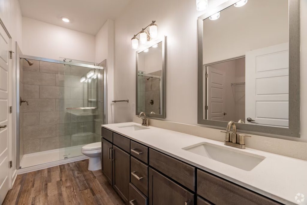 tapestry-forest-creek-collierville-tn-cumberland-3br-2ba---1422sf---bathroom-1