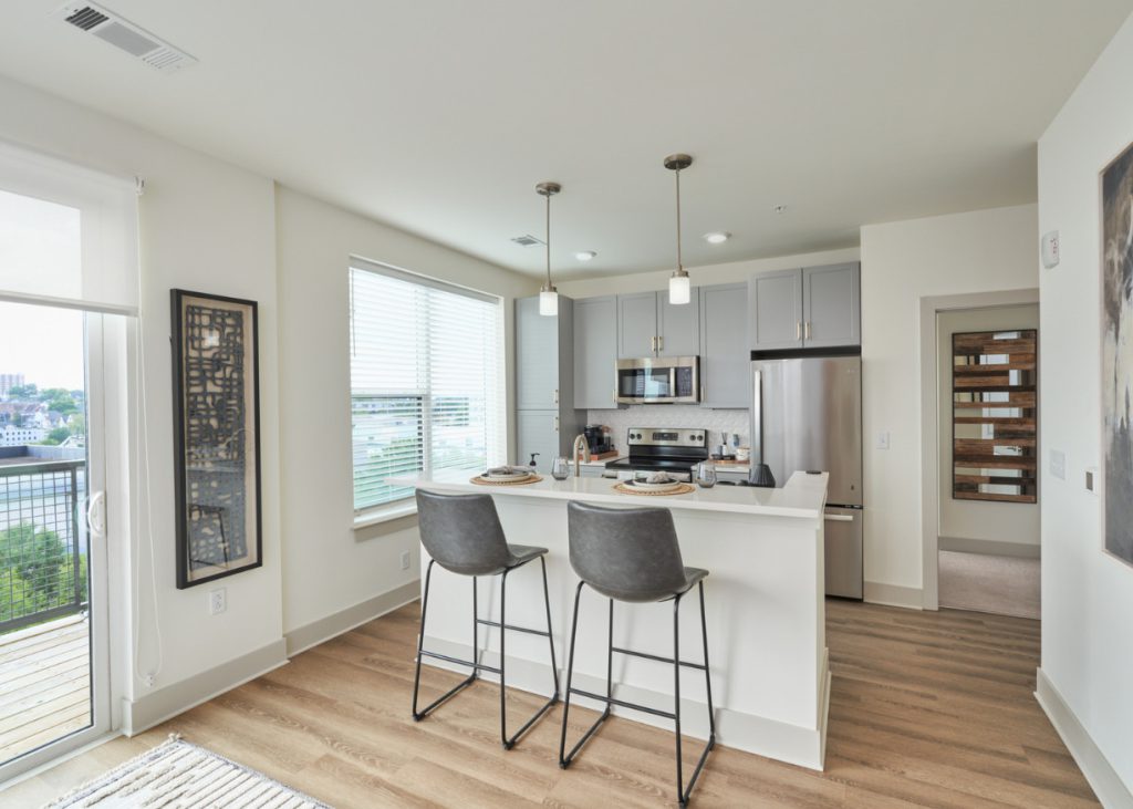 652fe603220fa9bdc54fff70_101