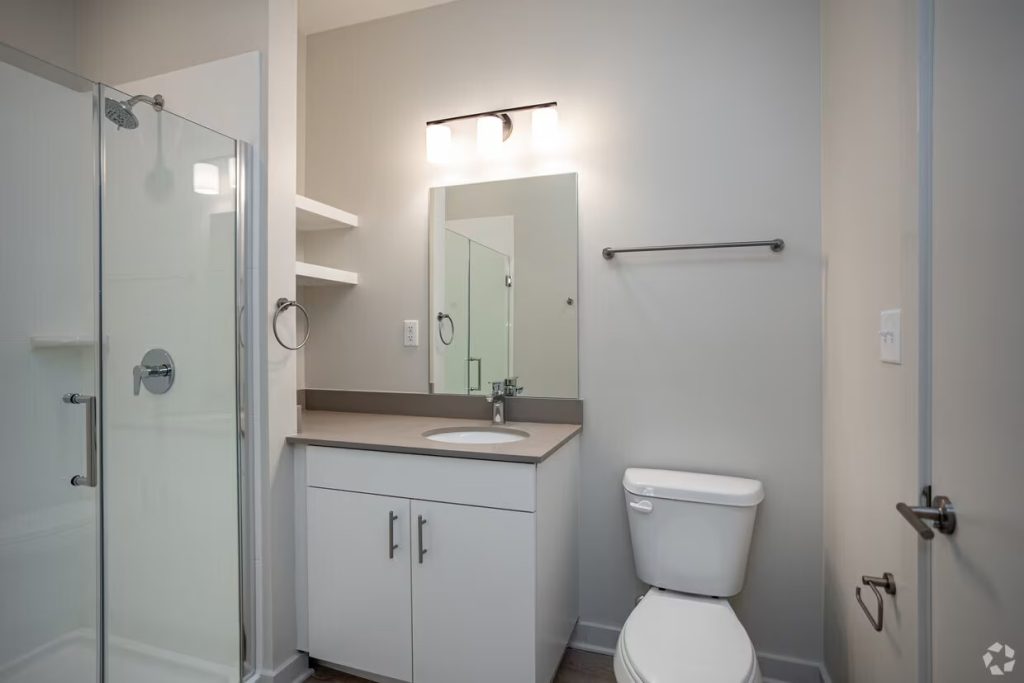 city-west-at-turkey-creek-knoxville-tn-studio-1ba---610sf---bathroom
