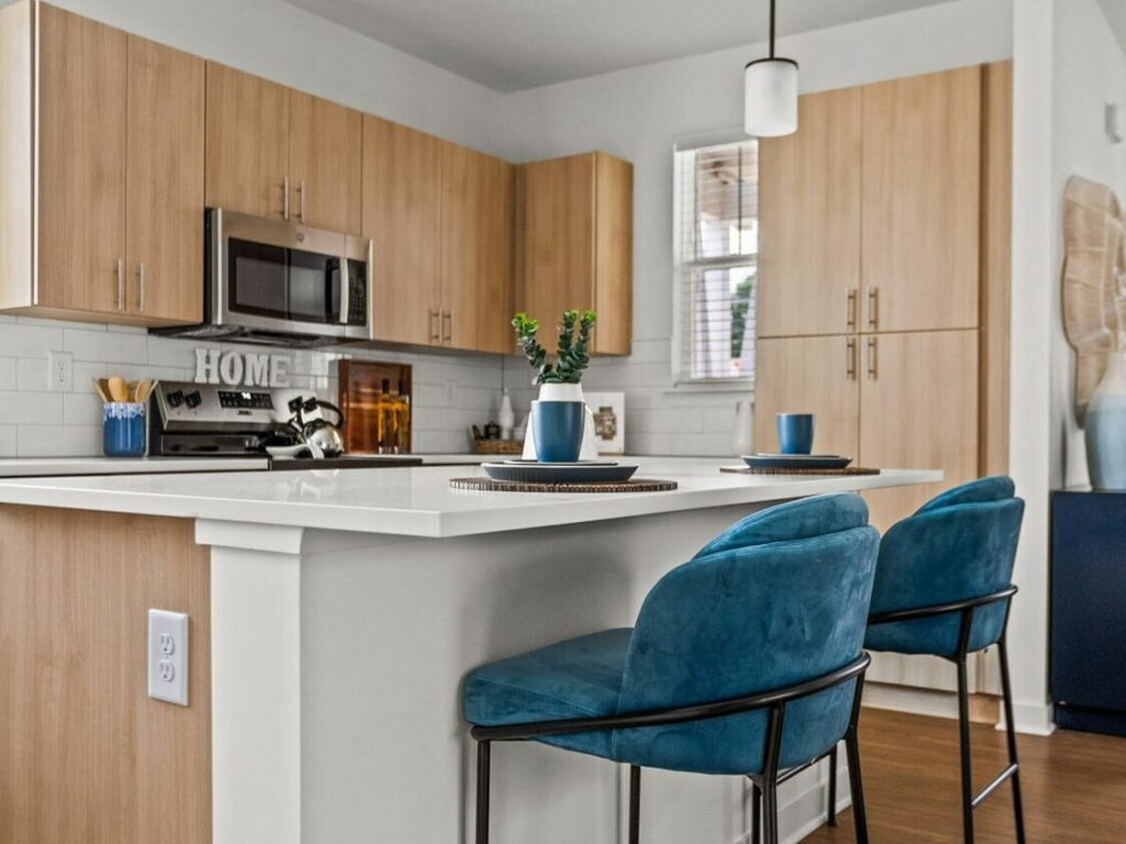 leo-jamestown-greer-sc-building-photo