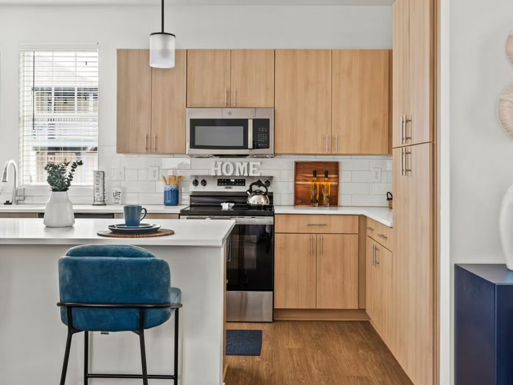 leo-jamestown-greer-sc-building-photo-2