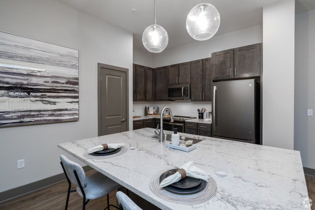 the-terra-apartment-homes-louisville-ky-2br-2ba---1131sf-kitchen