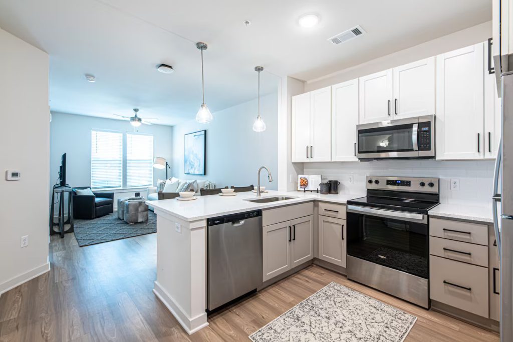 yardley-flats-apartments-knoxville-tn-aviator-floor-plans-stunning-kitchen